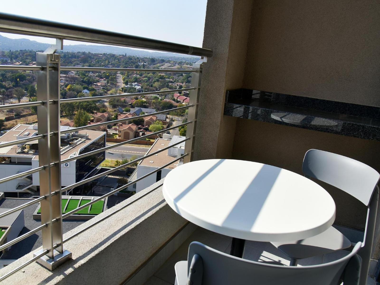 Menlyn Maine Luxury Rentals Претория Номер фото