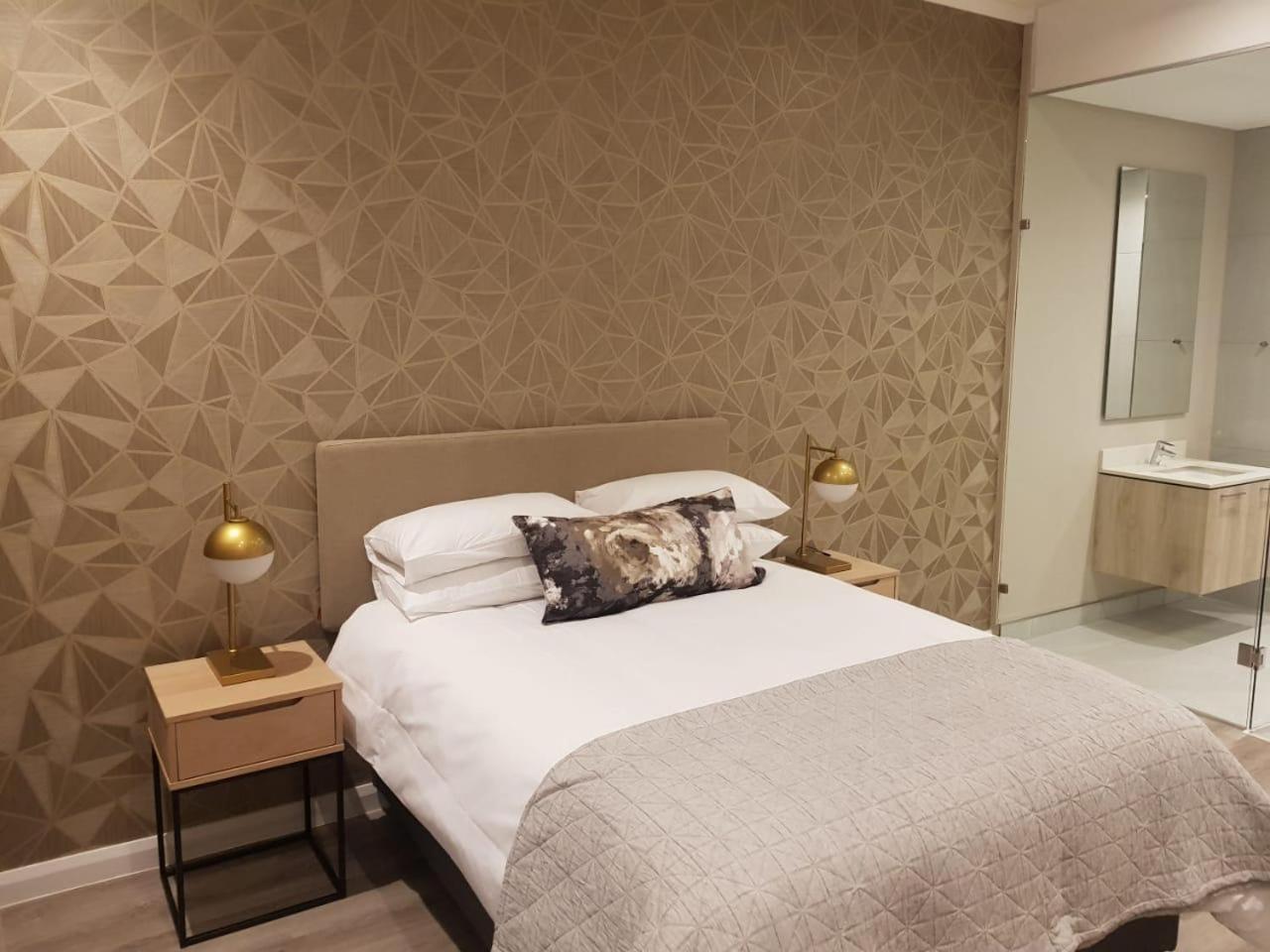 Menlyn Maine Luxury Rentals Претория Экстерьер фото