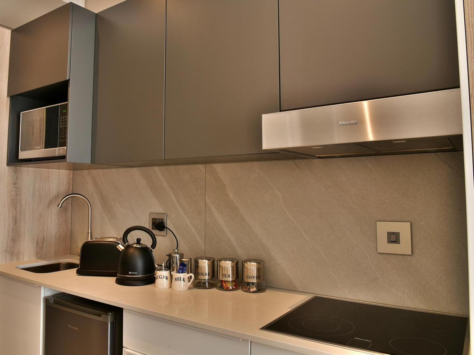 Menlyn Maine Luxury Rentals Претория Номер фото