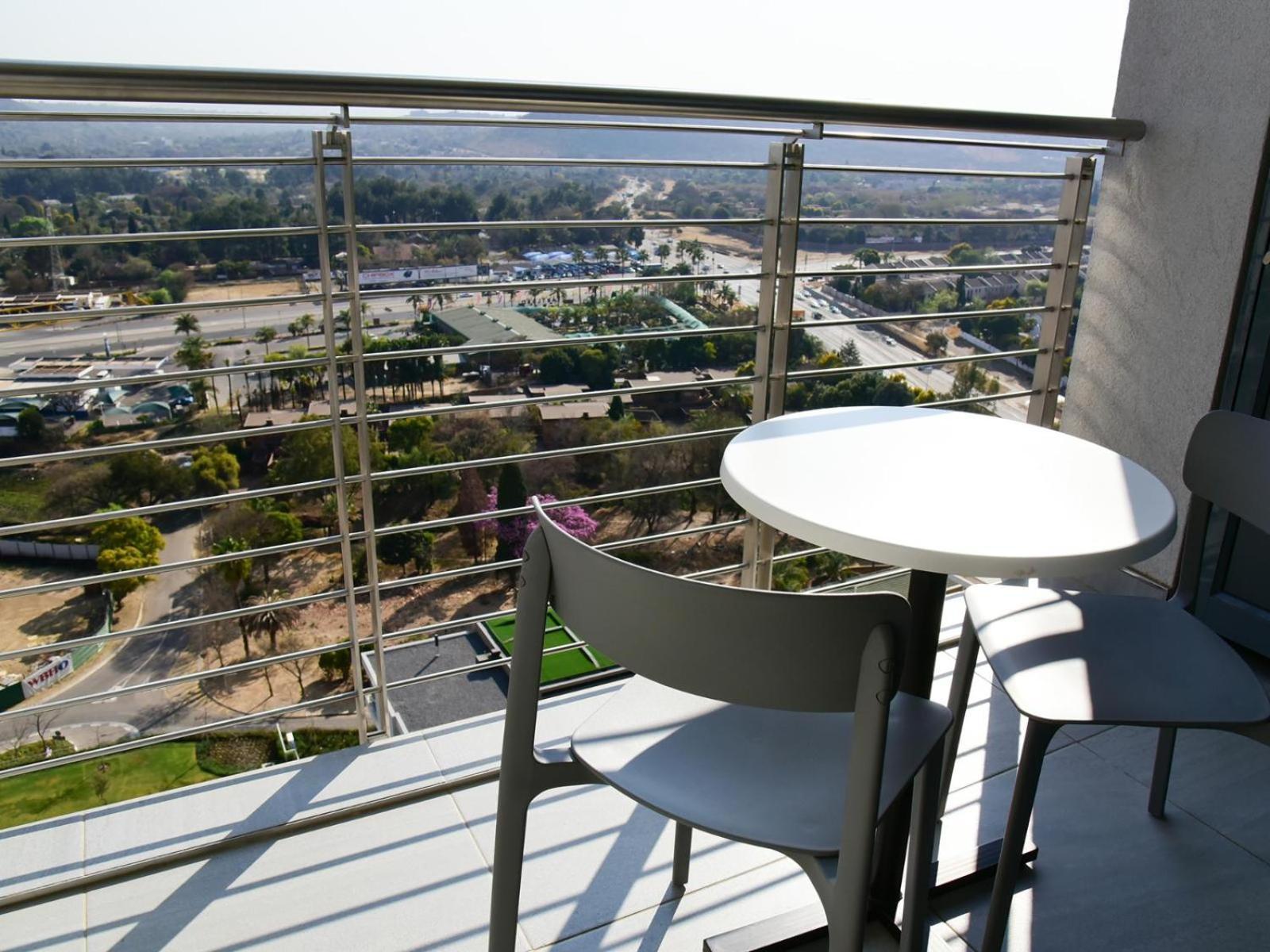 Menlyn Maine Luxury Rentals Претория Номер фото