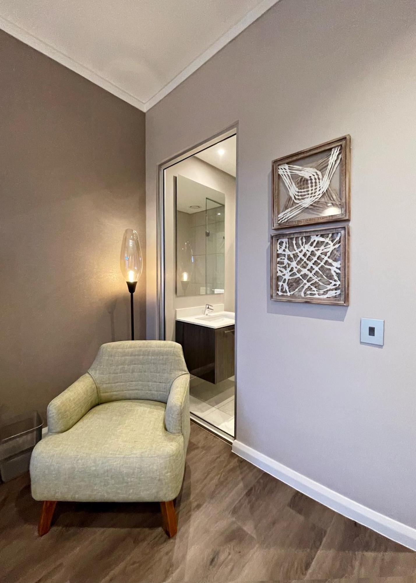 Menlyn Maine Luxury Rentals Претория Экстерьер фото