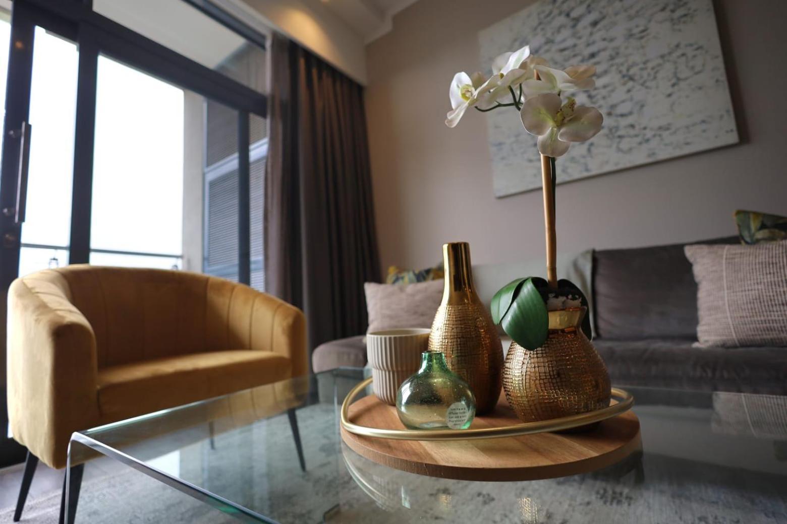 Menlyn Maine Luxury Rentals Претория Экстерьер фото